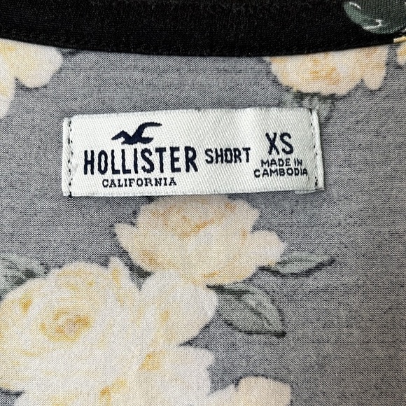 Hollister Dress Three Tiered Wrap on the top mini size XS - Picture 2 of 14